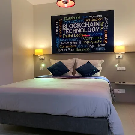 Le Baron Centre - Garage Prive - Wifi Fibre - Classe 3 Etoiles Apartment