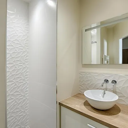 Le Baron Centre - Garage Prive - Wifi Fibre - Classe 3 Etoiles * 绍莱