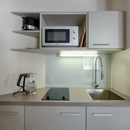 Διαμέρισμα Le Baron Centre - Garage Prive - Wifi Fibre - Classe 3 Etoiles *