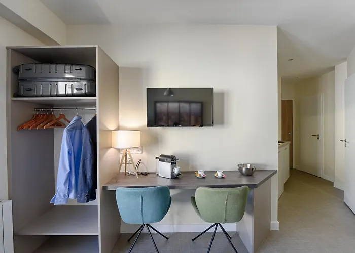 Le Baron Centre - Garage Prive - Wifi Fibre - Classe 3 Etoiles Διαμέρισμα