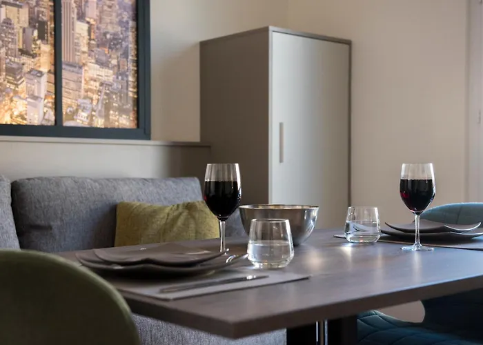 Le Baron Centre - Garage Prive - Wifi Fibre - Classe 3 Etoiles 公寓